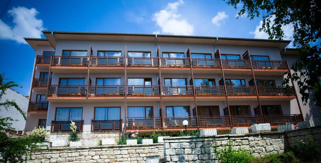Bisser Hotel - Free Parking - Free Pool Access Baltsjik Eksteriør bilde