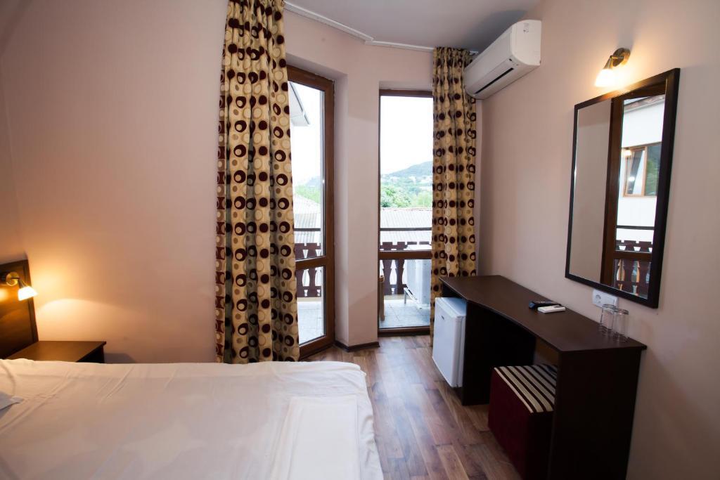 Bisser Hotel - Free Parking - Free Pool Access Baltsjik Rom bilde